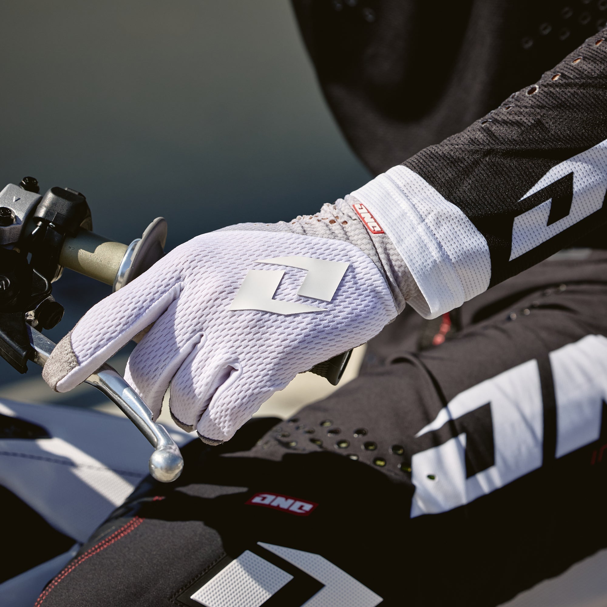 One Industries V197 Ice Gloves