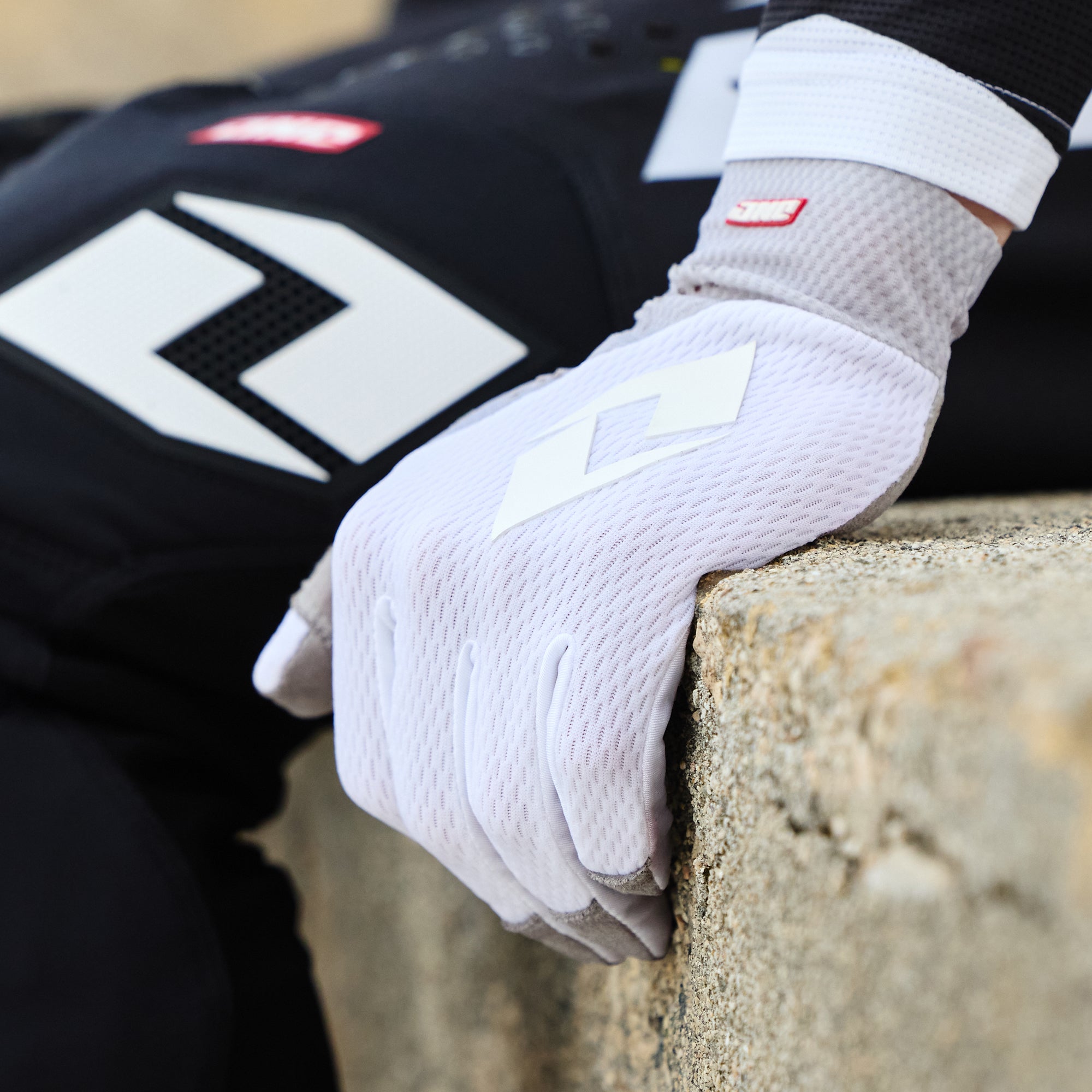 One Industries V197 Ice Gloves