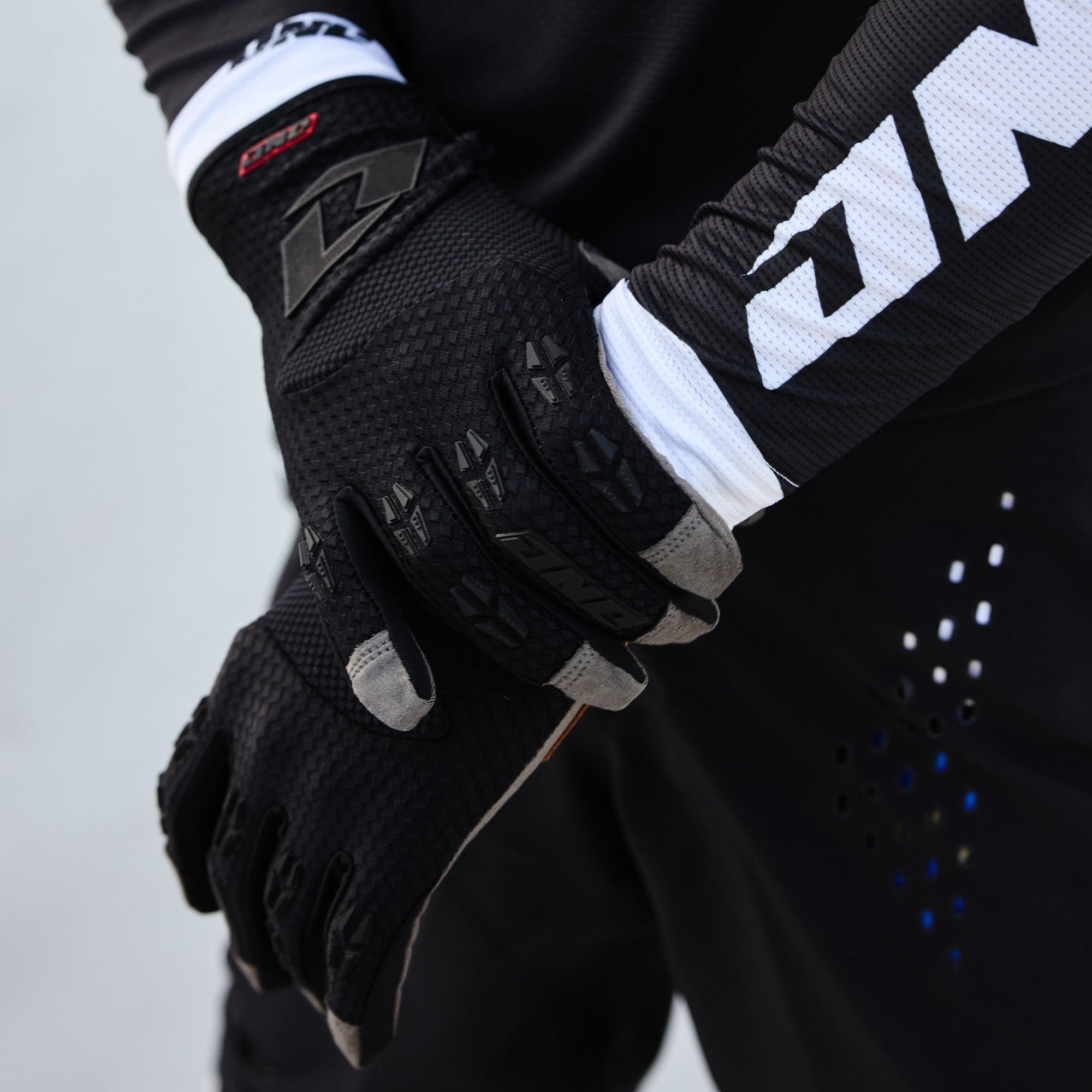 One Industries X197 Core Gloves